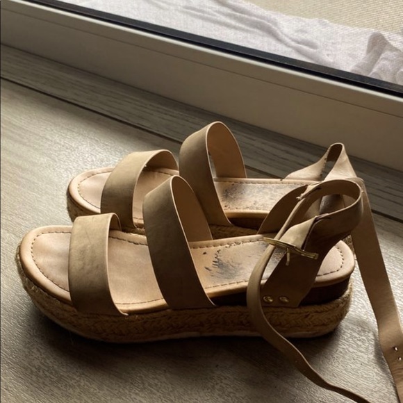 Charlotte Russe SODA platform sandals size 9